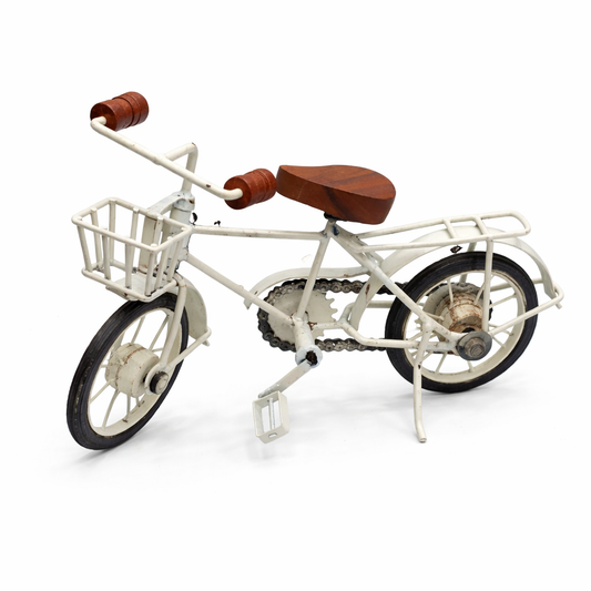 Vintage Tricycle Flower Planter – Rustic Metal Bicycle Basket Decor Showpiece